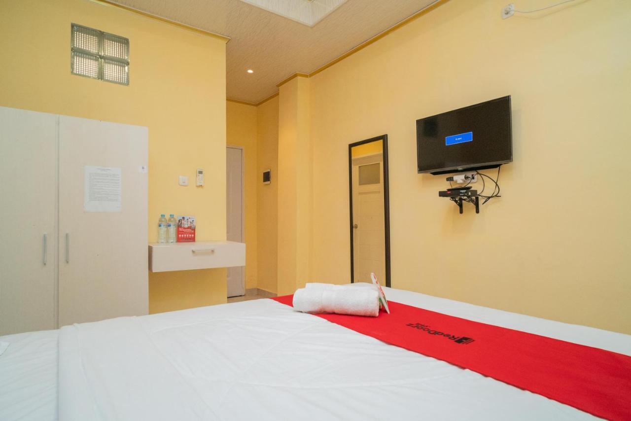 Reddoorz Plus Syariah Near Pasar Turi Surabaya Exterior foto
